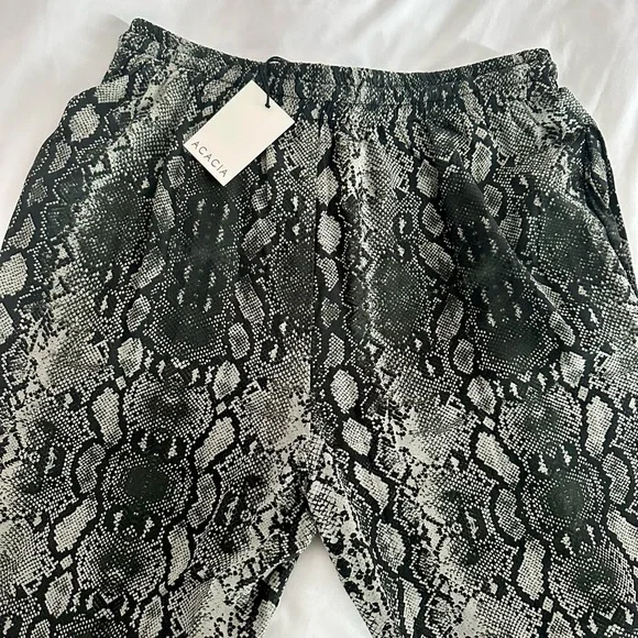 ACACIA Monaco Pants in Sage Python L - Picture 4 of 5